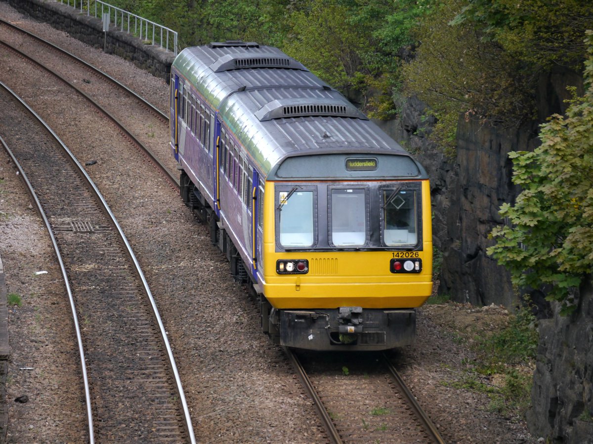 PontefractCivic's tweet photo. If you are at #Monkhill station on Weds, 9-11am, we'll be there @ponterail planting 500 bulbs with @stgilesacademy between the steps from Monkhill Lane and the car park. Say "hello". #rail #community https://t.co/BTWlB1CJLc