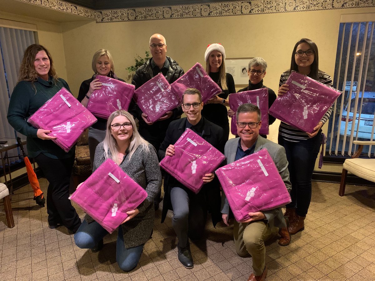 LIBAOntario's tweet photo. On December 9th we were pleased to donate $5,000 to the Big Brother Big Sisters of London and Area @BBBSOLA as well as 20 new Bipper blankets.  #OntarioBrokers  #WeTheExperts #Givingback https://t.co/iwnjCIT96E