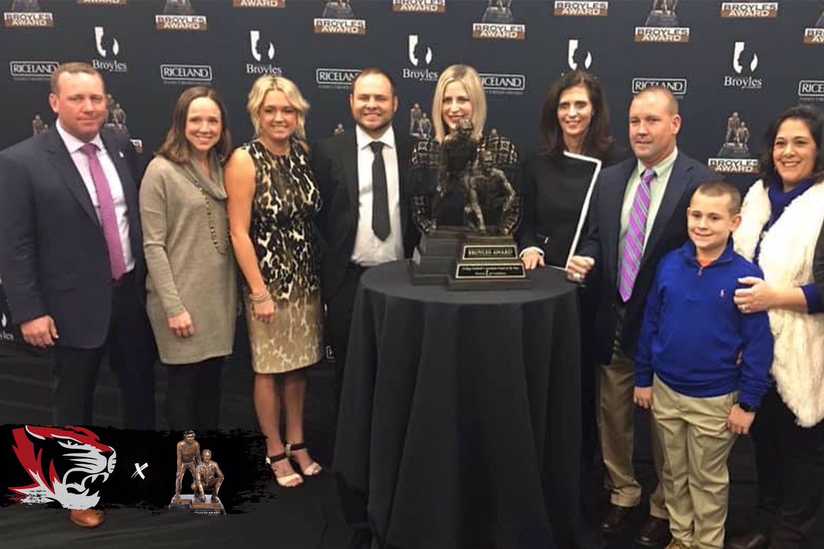 Hartselle Football (@hartselle_fball) on Twitter photo Congrats to @bertnewton1979 on being named 1 of 3 Finalists for the High School <a href="/BroylesAward/">The Broyles Award</a>! This title is reserved for the top high school football assistant coaches in the country! The awards ceremony was today in Little Rock, Arkansas. Way to go, Coach!
#wearehartselle Congrats to @bertnewton1979 on being named 1 of 3 Finalists for the High School <a href="/BroylesAward/">The Broyles Award</a>! This title is reserved for the top high school football assistant coaches in the country! The awards ceremony was today in Little Rock, Arkansas. Way to go, Coach!
#wearehartselle