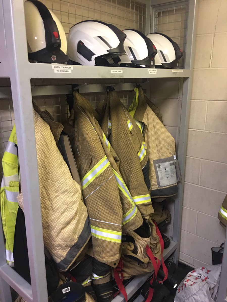 MattYoung6886's tweet image. Great to see the levels of pride shown @tiptonfire today. The end of a shift can be quite unpredictable, so it is a credit to the staff there who take that little extra time to ensure they are ready and organised for the next! @Wayne_Little_ #firekit #kitroom #alwaysprepared