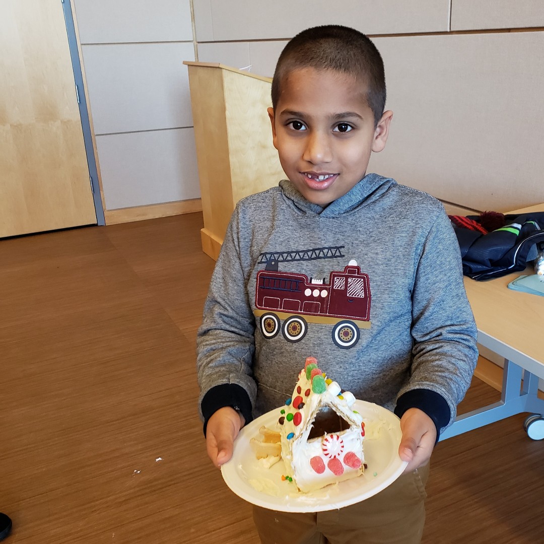 MCPL_Libraries's tweet photo. Kids at #GaithersburgLibrary got time to celebrated the season with sweet designs and created their very own gingerbread houses. https://t.co/g2OHGV7rcD