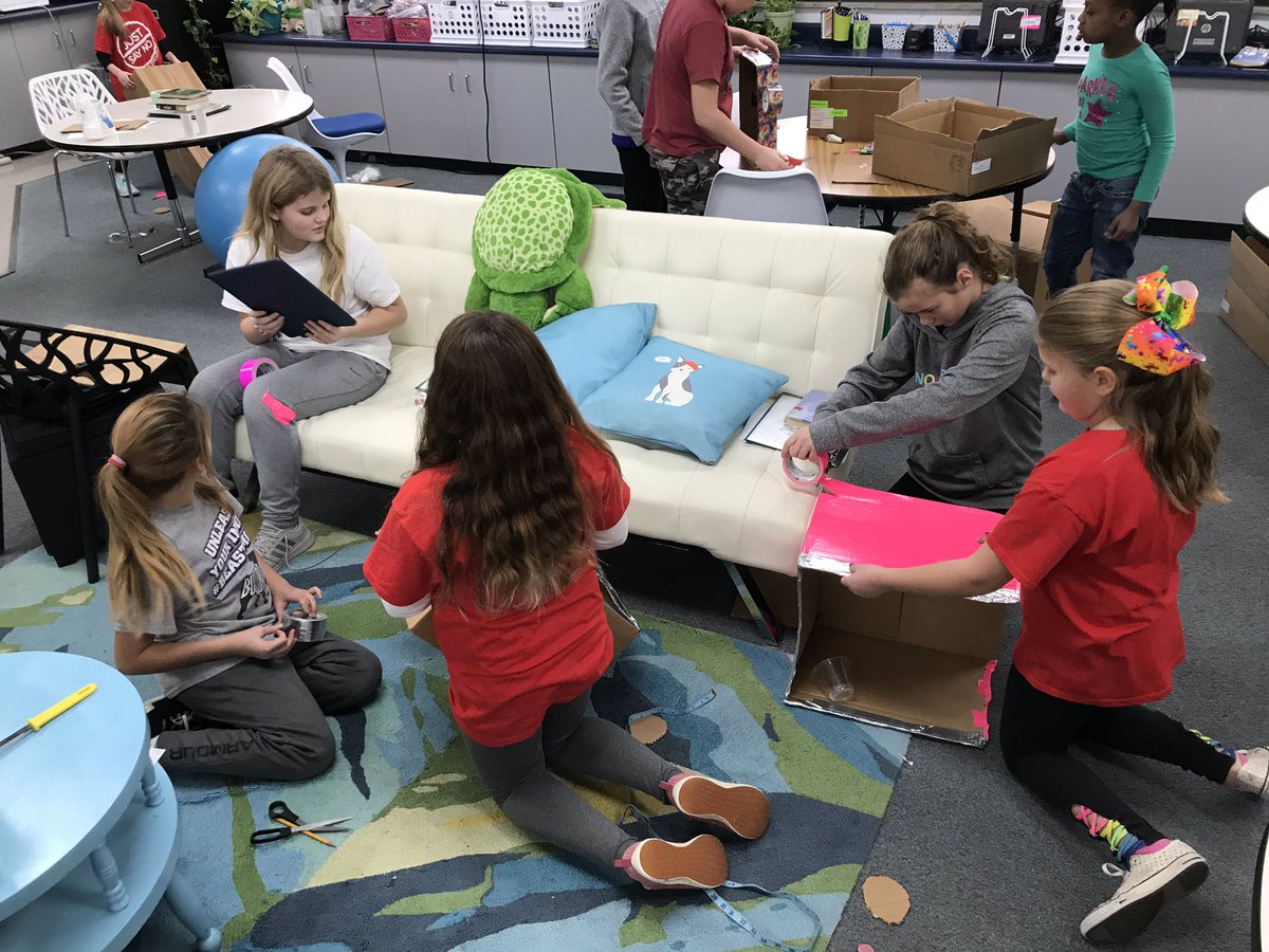 LaurieLarnold's tweet photo. Creativity is exploding with our Cardboard Box Challenge.  @NorthElem1  @WashCommSchools  #IamWashington https://t.co/Ng2fERM4eR