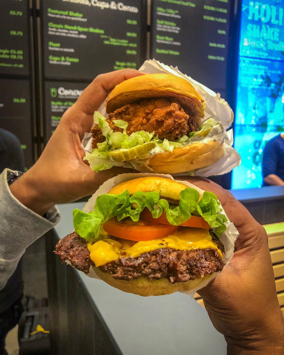 Burgers for dinner, always a Winner! 🍔🍔 #invite #shakeshack #burgershack #shakeshackuk #burgers #milkshake #londonfoodies #eatoutlondon #londoneats #foodinlondon #foodies #thisislondon #instaburger