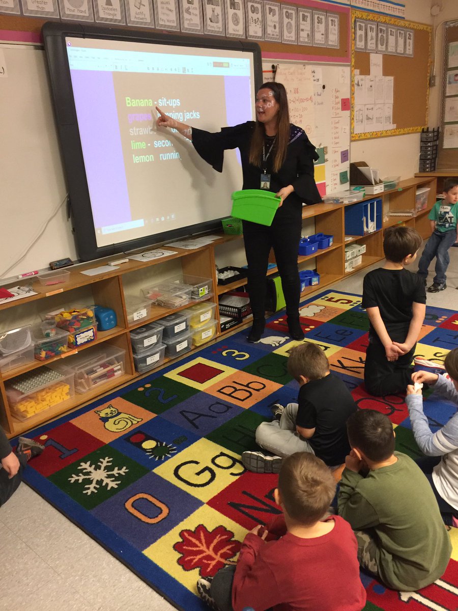 StBasil2021's tweet photo. A big thank you to Ms. Conway for sharing new strategies with DPA and number routines! The students enjoyed having you in our class.  See you again soon. https://t.co/O4mPCh2yOV