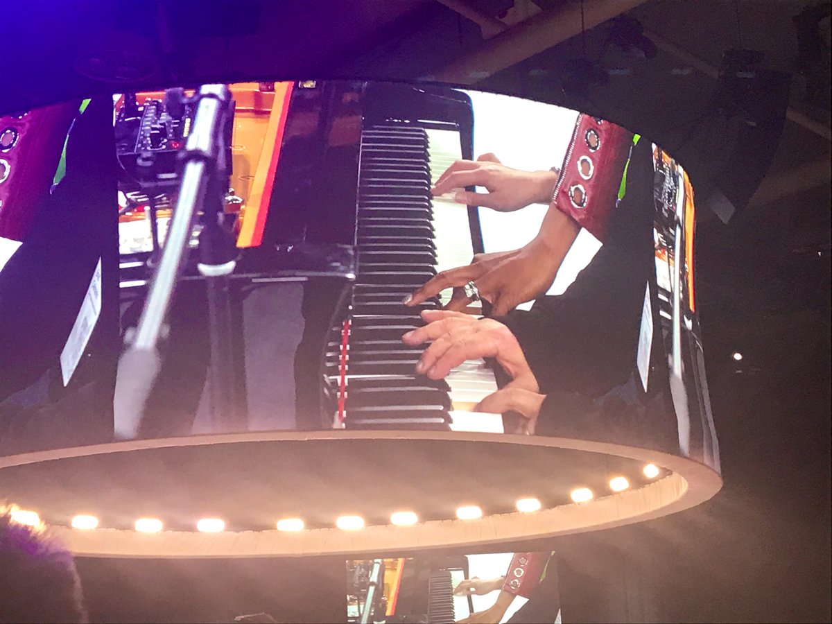 Accountapotamus's tweet photo. At #QBConnect and @jadesimmons is giving us all goosebumps with her inspirational talk and piano show!! 🙏🙏 amazing and brilliant. https://t.co/Bwl7vrIWjE