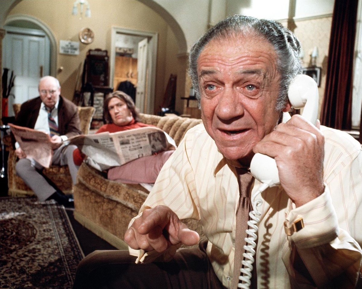 carryonbook's tweet photo. Carry On at the Cinema makes the ideal Christmas present for all fans of the Carry On films! To purchase one or more copies of the book by mail order, please click onto the following link: https://t.co/OL7b5GBYO6. https://t.co/fTQFc30EhG
