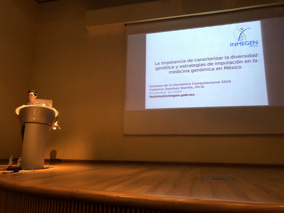 Iehchel's tweet photo. Federico Sánchez Quinto @FSanchezQuinto nos habla de la relación entre la Genómica Poblacional, la Demografía y la Medicina Personalizada mediante reconstrucciones computacionales en el marco de la Semana de la Biología Computacional en el @INMEGEN 

#SemanaBioComp
#CompBioFest https://t.co/AEXLFsS2ad