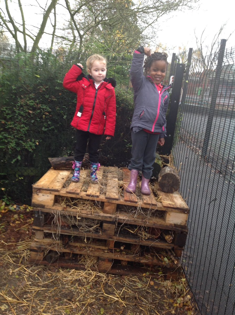HForestschools's tweet photo. Flash back to dryer days @EYFSHeath making their bug hotel in the nursery garden #Autumnfun #caringfornature #bughotel #workingtogether #RecycleReuseRelove https://t.co/ctUgn9niMj