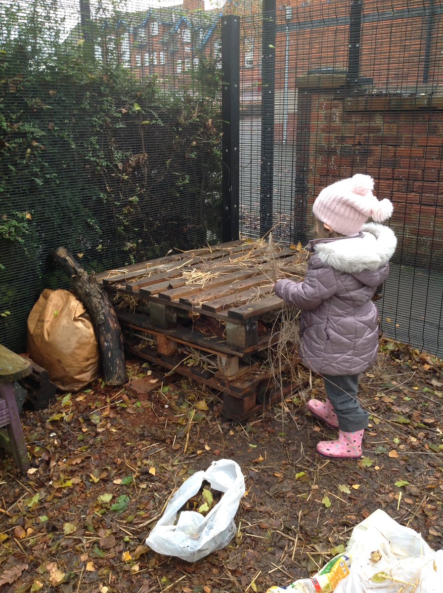 HForestschools's tweet photo. Flash back to dryer days @EYFSHeath making their bug hotel in the nursery garden #Autumnfun #caringfornature #bughotel #workingtogether #RecycleReuseRelove https://t.co/ctUgn9niMj