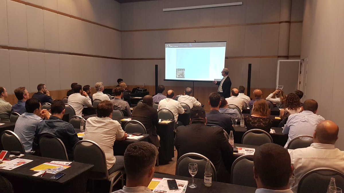 tecnomultimidia's tweet photo. Cerca de 50 profissionais conferiram as inovações e tendências em automação na 2 edição do #KNXDaysBrasil! Obrigada pela presença! https://t.co/YOf4G4pENU