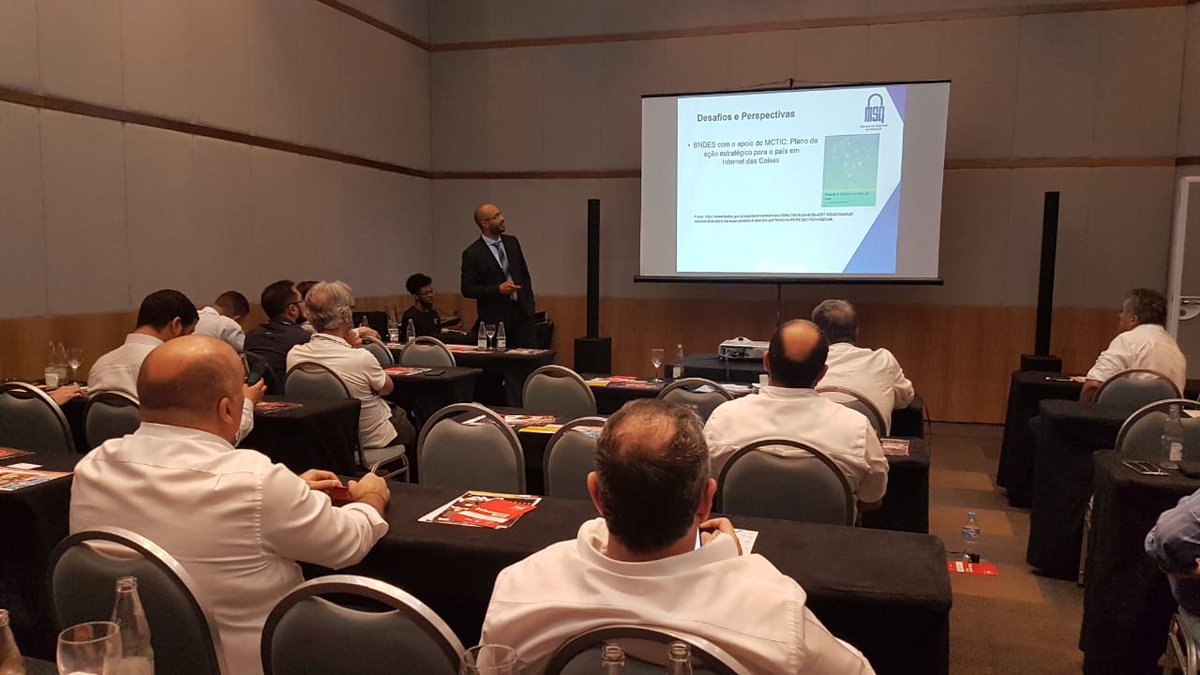 tecnomultimidia's tweet photo. Cerca de 50 profissionais conferiram as inovações e tendências em automação na 2 edição do #KNXDaysBrasil! Obrigada pela presença! https://t.co/YOf4G4pENU