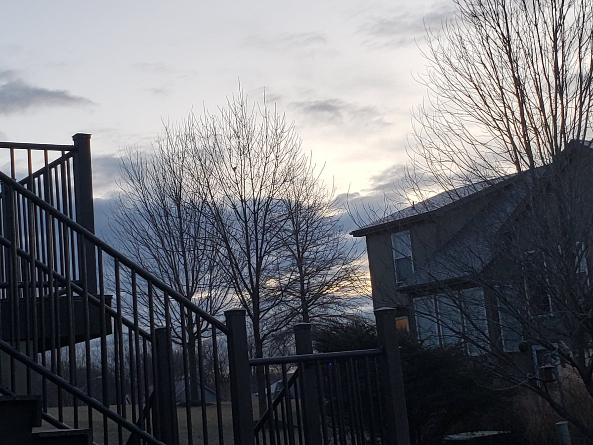 FitClerk's tweet photo. Completed 8:36 pace on this am brisk #run. My shirt frosted over due to 18f: 7mph W winds and 46% humidity 
Choked at cigarette smoke filled 4 way stopped. I guess everyone needs a morning fix before work.  

Warner temps on the way!
#running
#bike
#cycling https://t.co/g8rDWSA65A