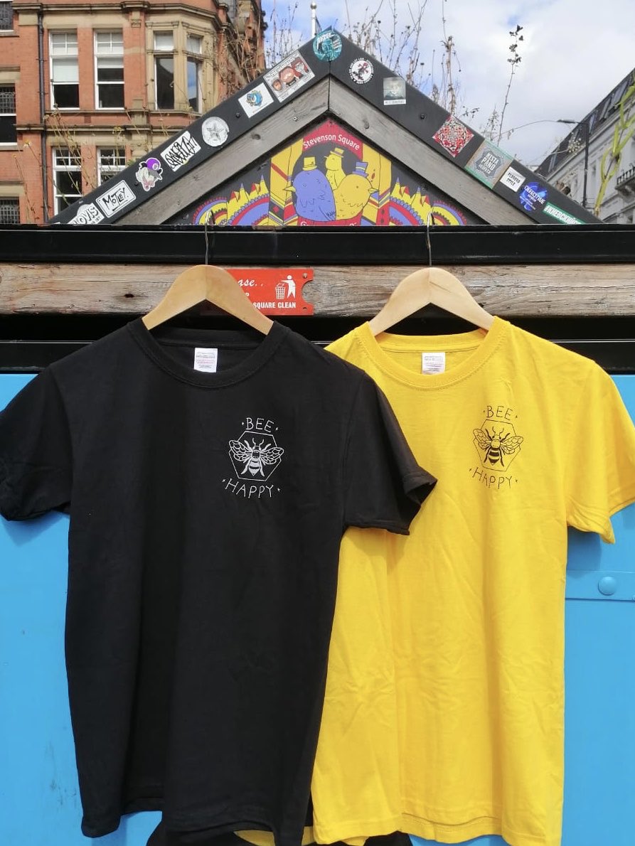 urbanbearco's tweet photo. 🐝 Bee Happy T-shirt’s make #awesome #stockingfillers 🐝 

Available from our Etsy shop for £12 with free UK delivery 📦 

#stockingstuffers #secretsanta #giftideas #christmas #shopping #vegangifts #travelgifts #shopsmall #supportsmallbusiness #quirkygifts #christmasgiftsideas https://t.co/cKgBRLb1sQ