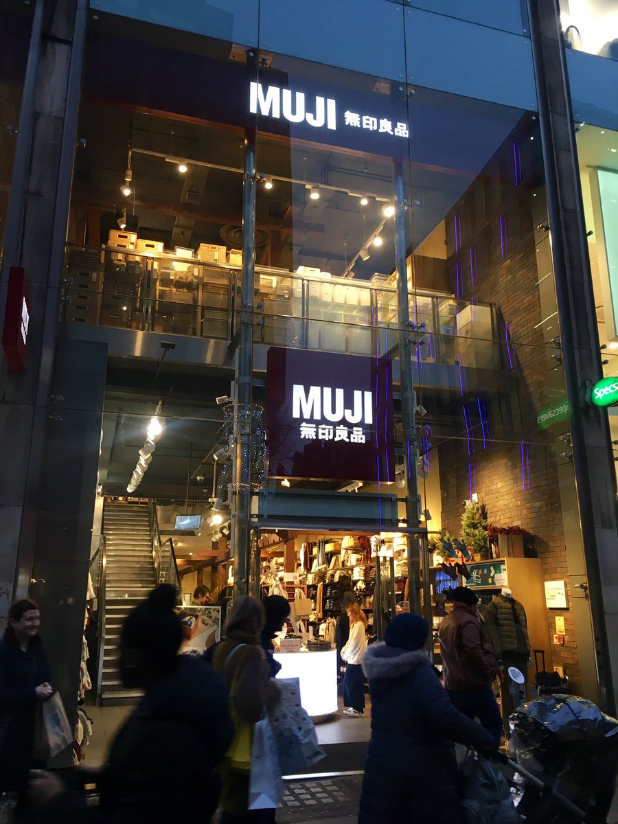 bigwelsh's tweet image. My ever deepening fanboyism for #PeterDraws on #YouTube continued today with a trip to the hallowed ground of @UKMUJI to pick up the minimalist, scalpel-like aluminium fountain pen. This pen made his recent Top 5 Favourite #FountainPens -&amp;gt; youtu.be/XxuafdPUOTs #Stationery