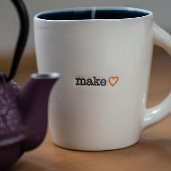 Sometimes we just need to mix a piping hot cocoa in one of our favorite mugs and do something soothing for the soul. Get our exclusive Make❤️ Mug today!

#onlineshopping #hotcocoa #gifts #newyorkmakers

ow.ly/WsHg50xwPQ8