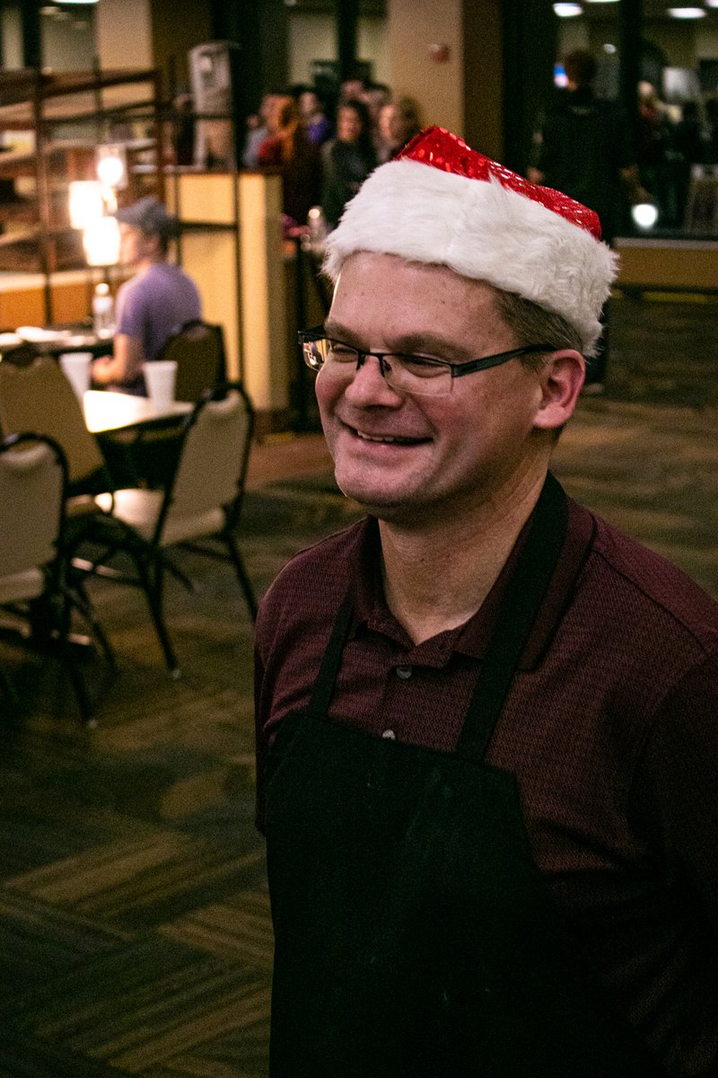 CedarDining's tweet photo. So thankful for all those who came out to the Campus Christmas events over the weekend. We are also very grateful to the Faculty and Staff members and family who came out to volunteer serve dinner for the Cedarville University student body. 

#Cedarville #CUhere #Cedardining https://t.co/BnOyu76D42