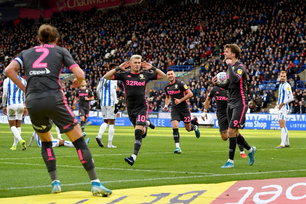 SLSport_'s tweet photo. ⚪️ Leeds United's last seven games:

✅ | ✅ | ✅ | ✅ | ✅ | ✅ | ✅

⚽️ Goals scored: 15
❌ Goals conceded: 2

⬆️ Marcelo Bielsa's men are top of the Sky Bet Championship and eleven points clear of Fulham in third!

#LUFC https://t.co/FTw0VkpuYs