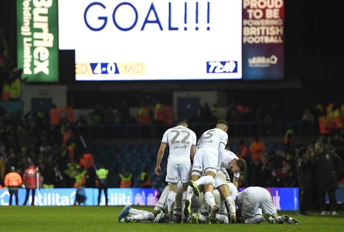 SLSport_'s tweet photo. ⚪️ Leeds United's last seven games:

✅ | ✅ | ✅ | ✅ | ✅ | ✅ | ✅

⚽️ Goals scored: 15
❌ Goals conceded: 2

⬆️ Marcelo Bielsa's men are top of the Sky Bet Championship and eleven points clear of Fulham in third!

#LUFC https://t.co/FTw0VkpuYs