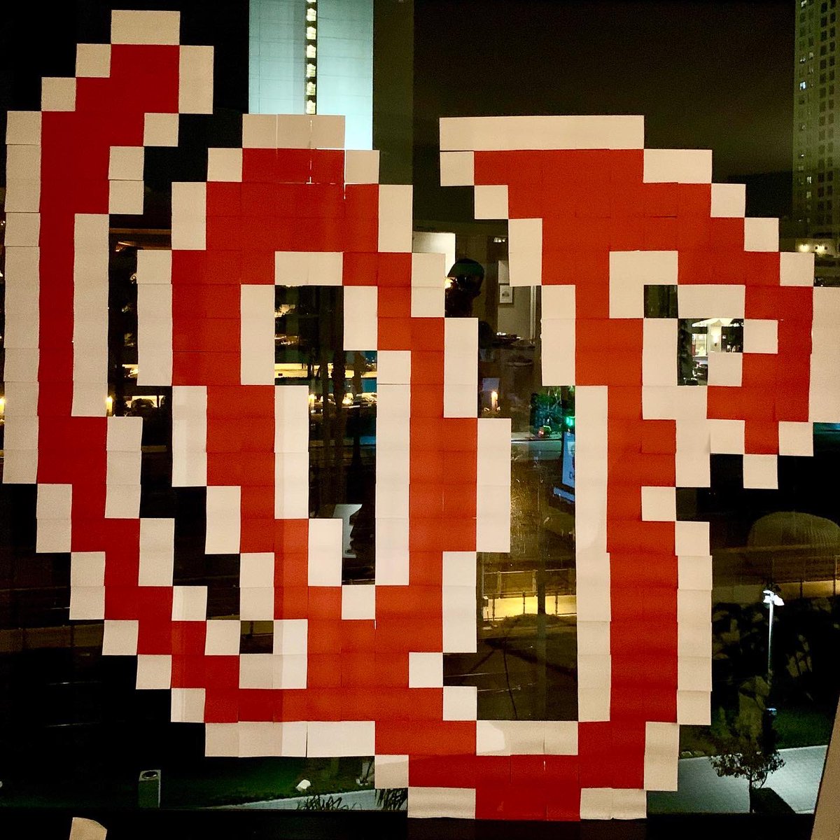 JacobKCorbin's tweet photo. Don’t worry @Nationals , I got the WS Champs well represented at the MLB Winter Meetings
...
#postits #postitart #mlbwintermeetings #natswindow #natsart #cityfrontterrace #nats #postitartwork #masnnationals #mlbnetwork #hotstove https://t.co/hbAy1XEJ9j