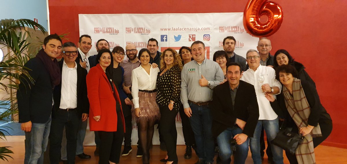 cunasdavia's tweet photo. Enhorabuena a @laALACENARoja por estos seis años de información gastronómica... y a los premiados @EmbutidosLalin #delcomer #55pasos #delbeber y @aquintadaauga #delviajar ¡Fantástico evento! https://t.co/engYptsUgH