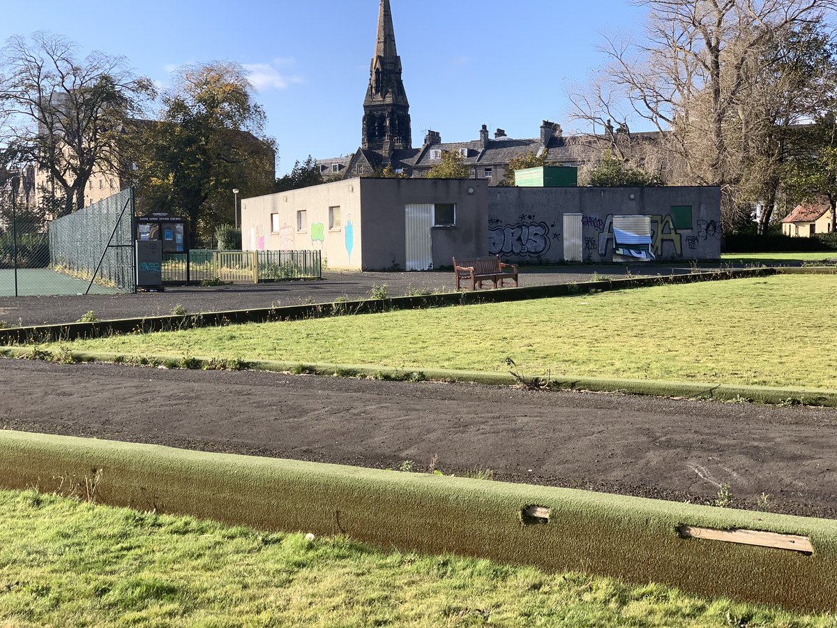 Scotkraut's tweet photo. Dear @Edinburgh_CC, @adamrmcvey, @CllrChasBooth etc
Can you please help Sara &amp; Projekt42 to bring the derelict building and the bowling greens back to life? #socialenterprise #community #Leith https://t.co/c94RzdqE6q