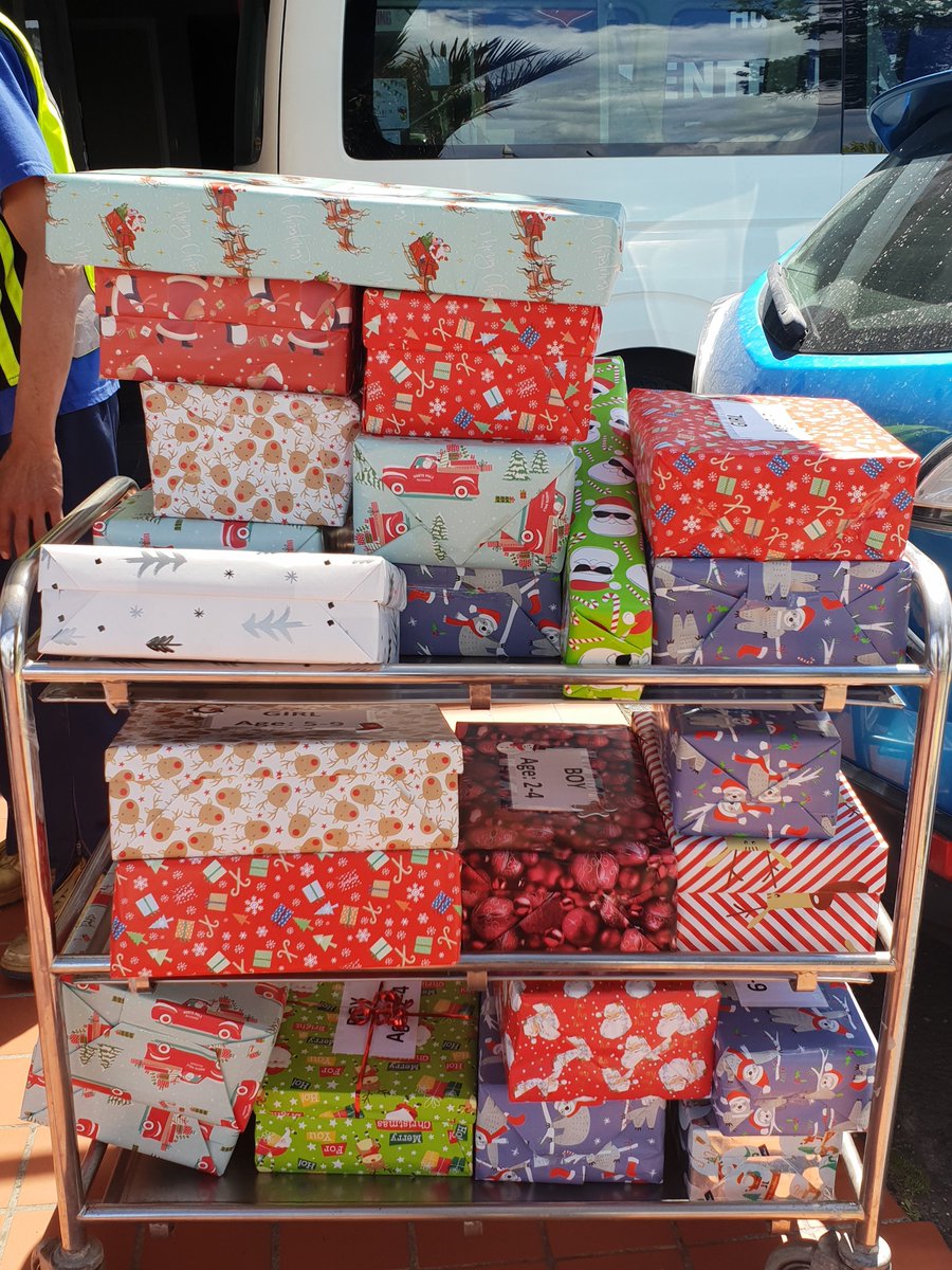 OxygenPropM's tweet photo. So proud of our team who delivered 47 filled shoeboxes to the Hutt City Salvation Army yesterday to distribute to underprivileged children right across the Hutt Valley. Sometimes it's the smallest gestures that have the biggest impact 🙌 https://t.co/9EC5wGez5t