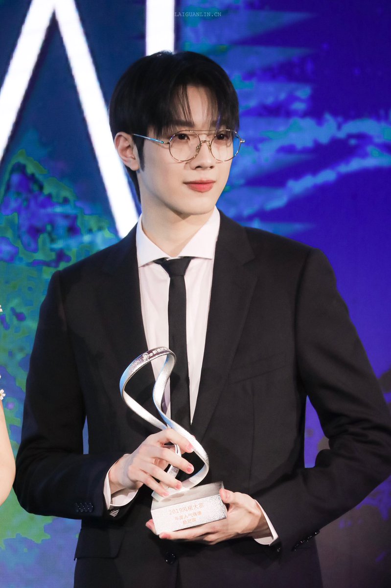 LaikuanlinCN tweet media