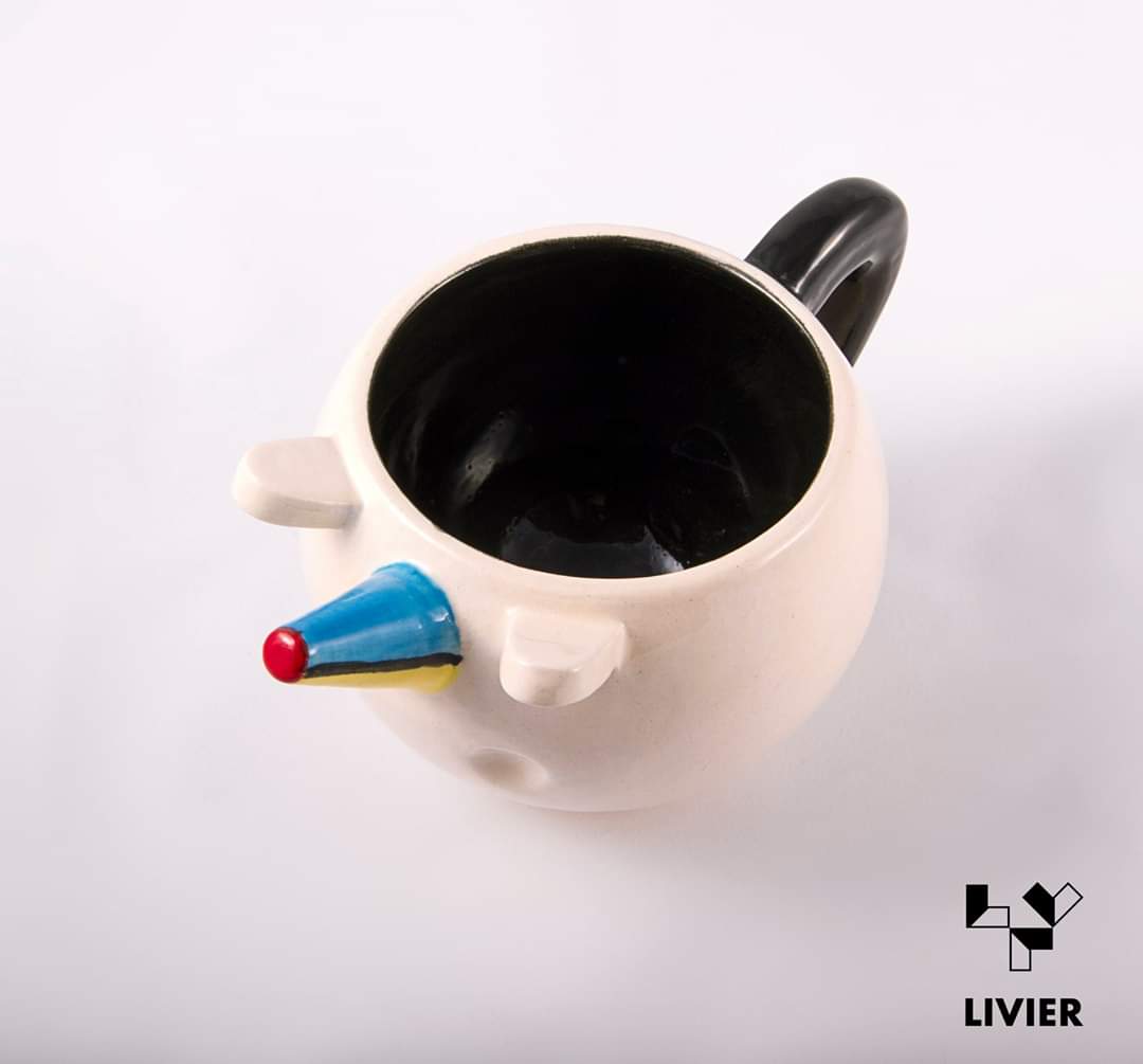 Livier_design's tweet photo. "Una cosa está determinada por su esencia." - Walter Gropius. 🔴⬜
Les presentamos la edición especial de la Taza Unicornio Bauhaus, para conmemorar los 100 años de esta escuela que marcó para siempre al mundo del arte y diseño.
📷 @TeresaHFoto
#100bauhaus #bauhaus #cerámica https://t.co/wFUrUisdQt