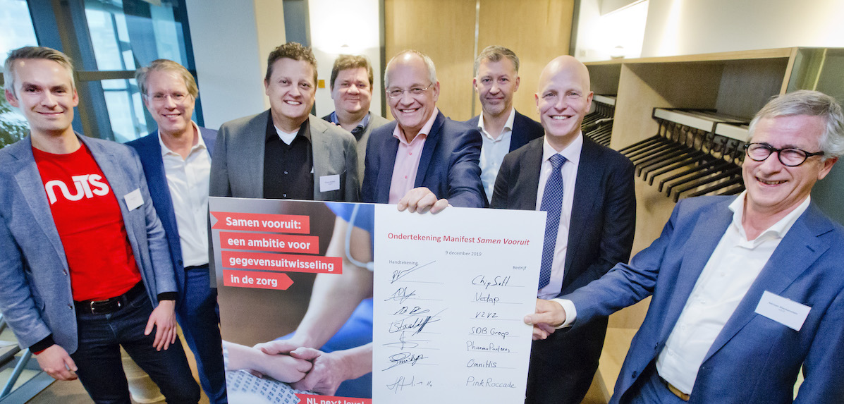 Samen met zes andere vooraanstaande ICT-leveranciers ondertekend OmniHis het datamanifest “Samen Vooruit”. #gezondheidszorg #samenvooruit #gegevensuitwisseling #omnihis  
omnihis.nl/zeven-ict-leve…