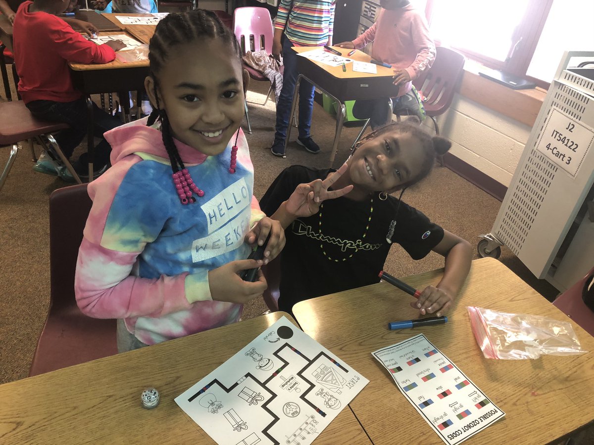 MsTurner28's tweet photo. Thanks so much to the BEST TLC for teaching us how to use Ozobots! My kids loved them!!! @PontiacElem @AimeeHinks https://t.co/JamyzWYfdZ