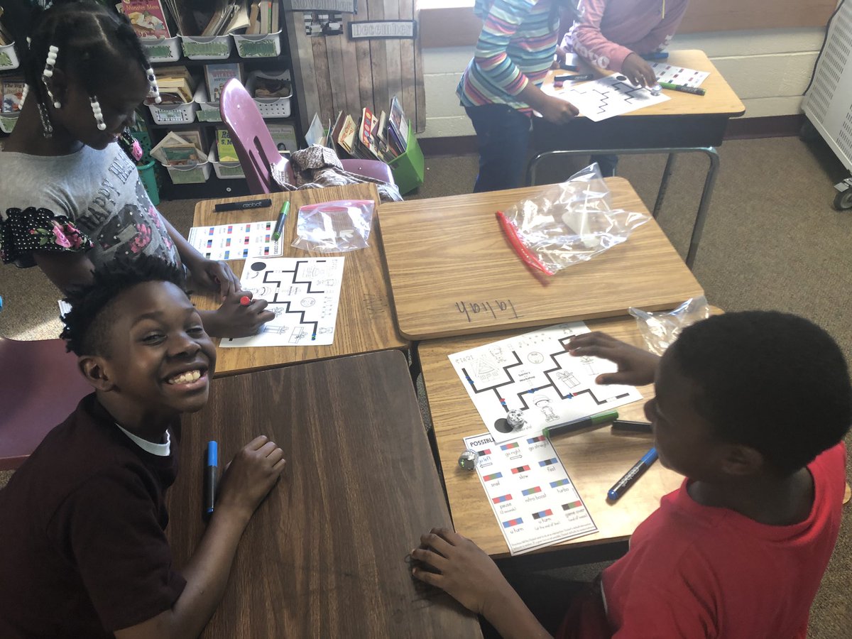MsTurner28's tweet photo. Thanks so much to the BEST TLC for teaching us how to use Ozobots! My kids loved them!!! @PontiacElem @AimeeHinks https://t.co/JamyzWYfdZ