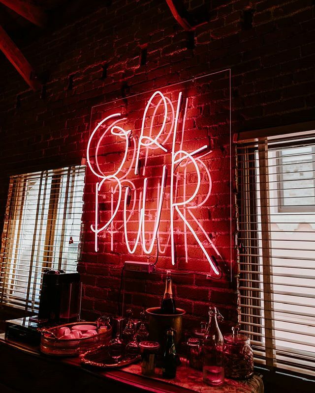 carondelethouse's tweet photo. Neon Vibes || Photography @tidasvy https://t.co/B3tj53MzSg