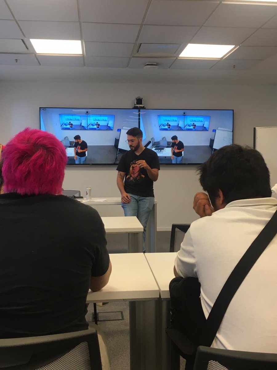 MedalliaArg's tweet photo. 📢Arranca @Juanxbalian la última #Meetup del año de #InclusionIT🏳️🌈 https://t.co/bw6syRd3lB