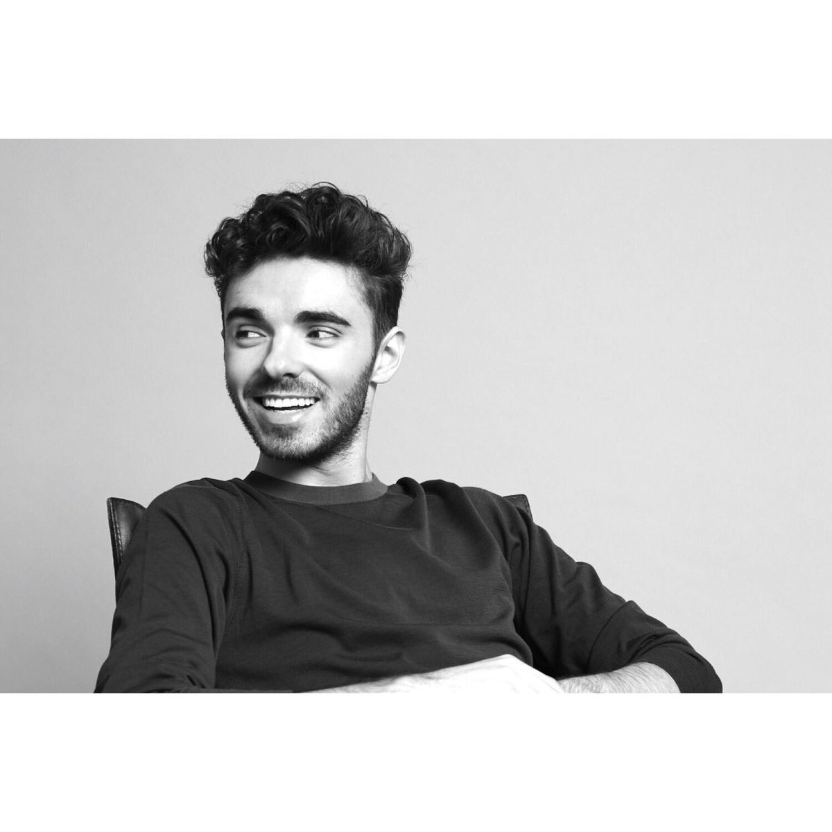 NathanSykes's tweet photo. Thank you for all of your patience throughout the last couple of years. As a thank you, each order placed on my merch page before 25th December will receive a (hand) signed postcard. I obviously must say that this is while stocks last etc! https://t.co/36TavVZeNr https://t.co/MjjNcP3fpE