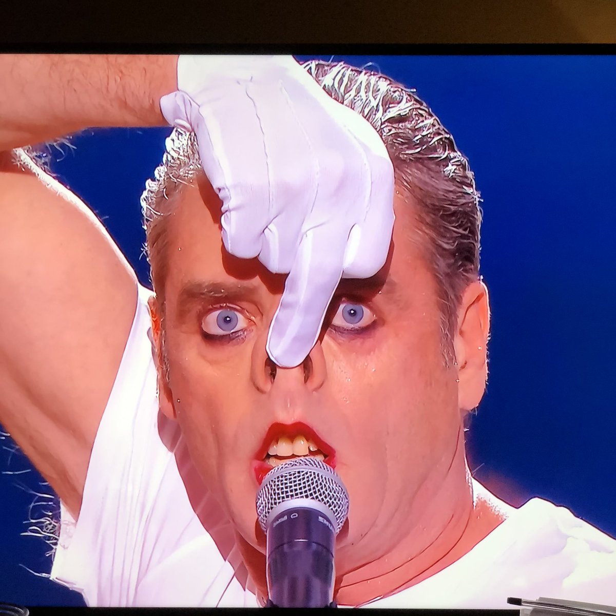 BerneSami's tweet image. Dire que ce mec c’était mon conseiller clientèle au crédit agricole #LFAUIT