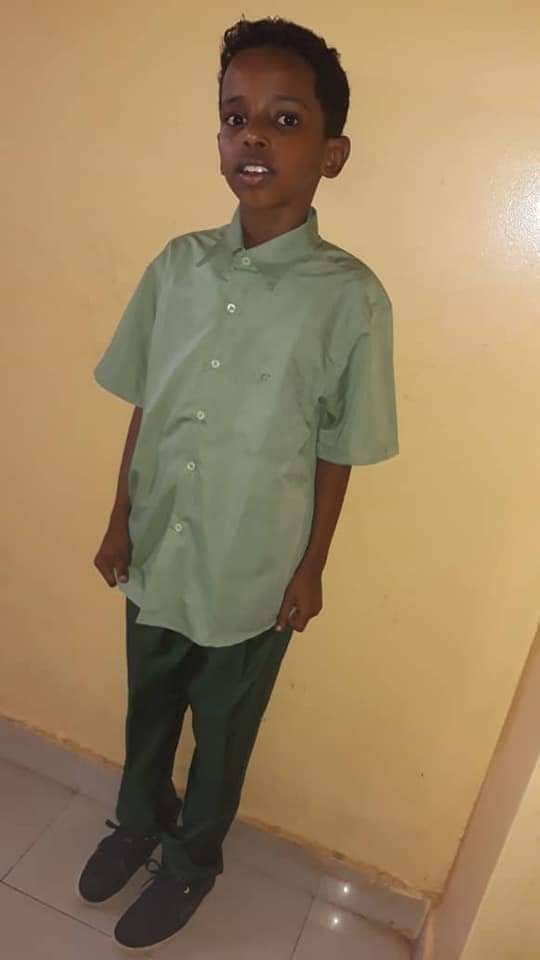 hadil_salah89's tweet image. لم يتم العثور  عليه بعد .....

الطفل محمد أكرم عباس من الاطفال ذوي التوحد ... ناطق .....
يبلغ من العمر 10 سنوات
 يرتدي لبسة مدرسة حكومية لونها اخضر كما في الصورة
 مفقود  منذ صلاة الظهر بمنطقة الجريف غرب علي شارع الستين 
و قد شوهد و هو يصلي صلاة الظهر بالمسجد المقابل لمدرسة الجريف