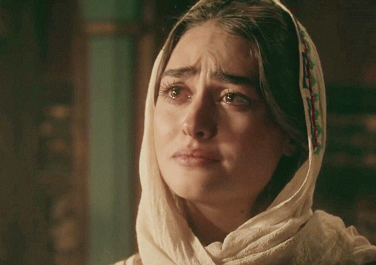 ESRABILGICFAN's tweet photo. Sadness is not appropriate for you O eyes gazelle 🌻
@esbilgic , #esrabilgiç , #HalimeSultan https://t.co/NhehoymzhC