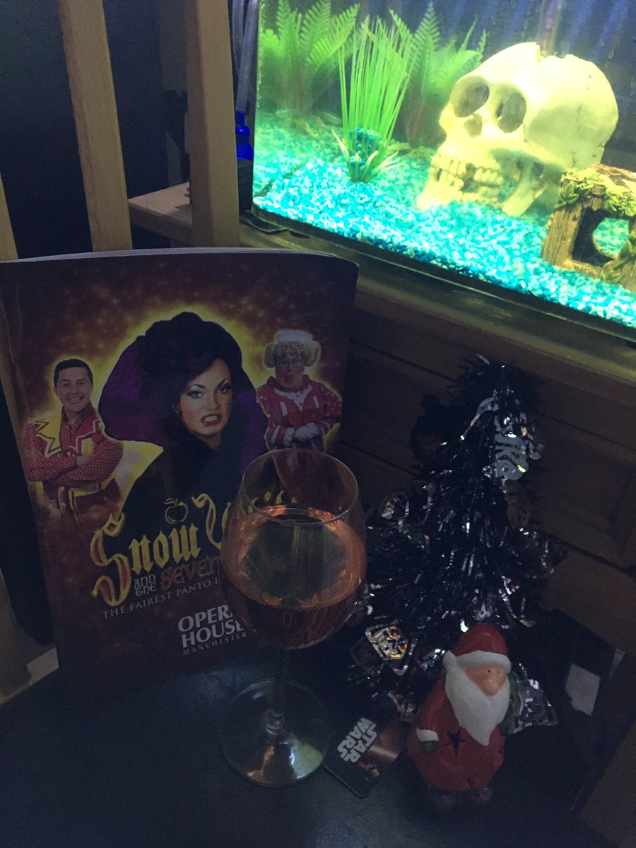 Ward2Fiona's tweet photo. So you finish the day with a great matanie a Christmas family meal out that you have traveled 260miles foe and think now is the time to read the programme of the day and reflect with a glass of wine ! Thank you @NicklessBen @PalaceAndOpera @CraigRevHorwood #ericpotts what a day! https://t.co/fVcBHErkGk