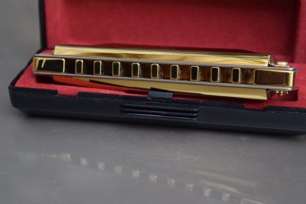 RWHarmonicas's tweet photo. 24 Karat Harp Harmonica; https://t.co/f14ZIHOwW6 The only 24kt Gold harmonica available. In stock @RWHarmonicas #24ktgold #gold #harmonica #custom #handmade #amazingspaces #Amazonギフト券 #handcrafted #MusicProducer #musicproduction #ChristmasIsComing #Trending #MickeyMouse https://t.co/IquDsepRLA