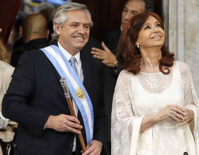 La toma de posesión de <a href="/alferdez/">Alberto Fernández</a> y <a href="/CFKArgentina/">Cristina Kirchner</a> en la que participó <a href="/DiazCanelB/">Miguel Díaz-Canel Bermúdez</a>, inicia una nueva etapa para #Argentina y la #PatriaGrande llena de esperanza y optimismo. #SomosCuba #SomosContinuidad #NoMásPolíticasNeoliberales
