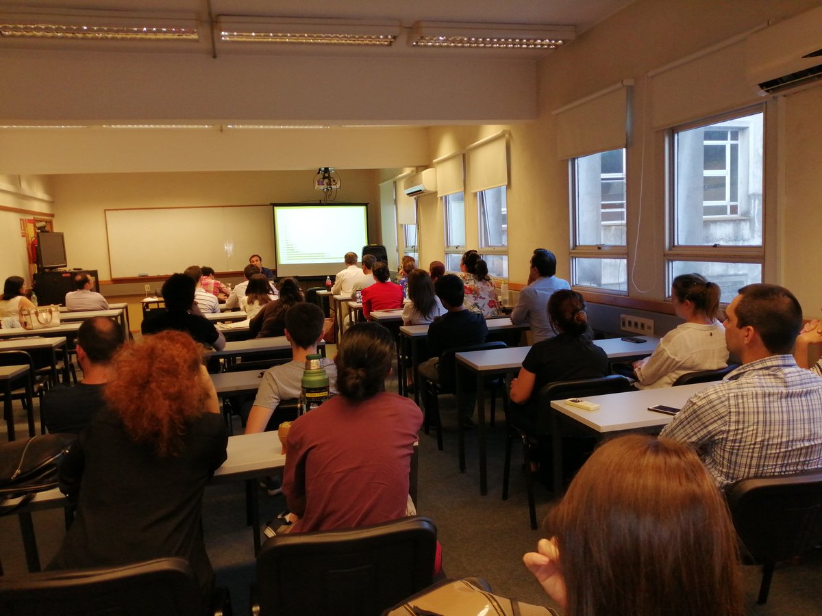 mariamessinas's tweet photo. Financiación colaborativa, una gran oportunidad para los emprendimientos de nuestro país. El Dr. Javier Ramos, Profesor Agregado de nuestra Facultad da la primera charla sobre el tema. @FCEA_UdelaR @Emprenur https://t.co/52qokdHUXh