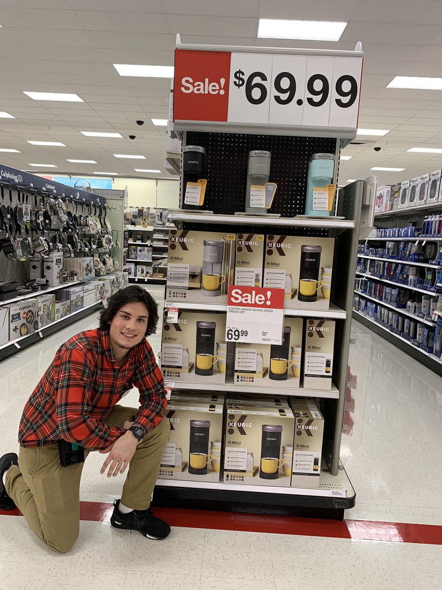 José cheesing because he knows the guests he’s appeasing. #singlepricepoints #thegreat2498 #d167levelup #G194doesmore #WWABD