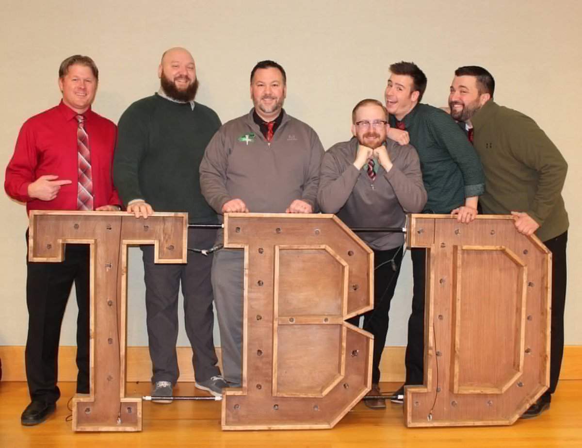 tbdaca's tweet image. Busy week performing around metro Detroit and spreading Christmas cheer!  🌲 🎶 Noel Night courtesy of @lyft , @gmrencen GM Renaissance Center courtesy of Franco, and a show for the Macomb Public Library concert series.