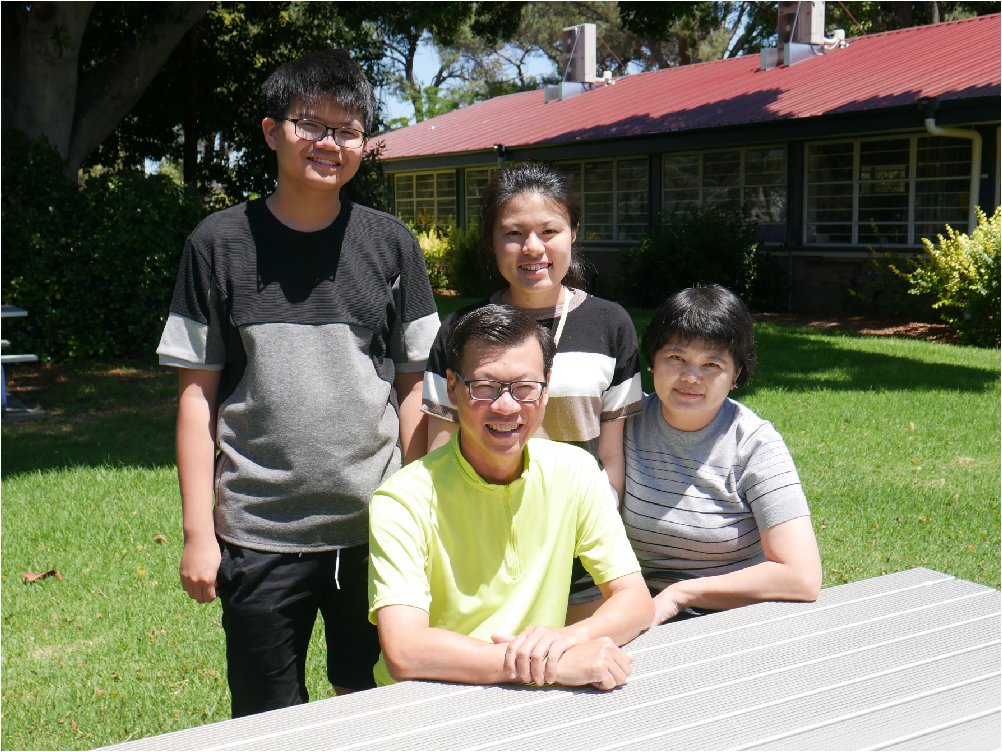 CanningCollege's tweet photo. Mum and dad joined us in 1988. Daughter Winnie started her studies with us in 2016. In January, 2020, their son Gordon will join Canning College. #CanningAlumni #internationaleducation  https://t.co/siyDQOqYBH https://t.co/D3slYnXXmq