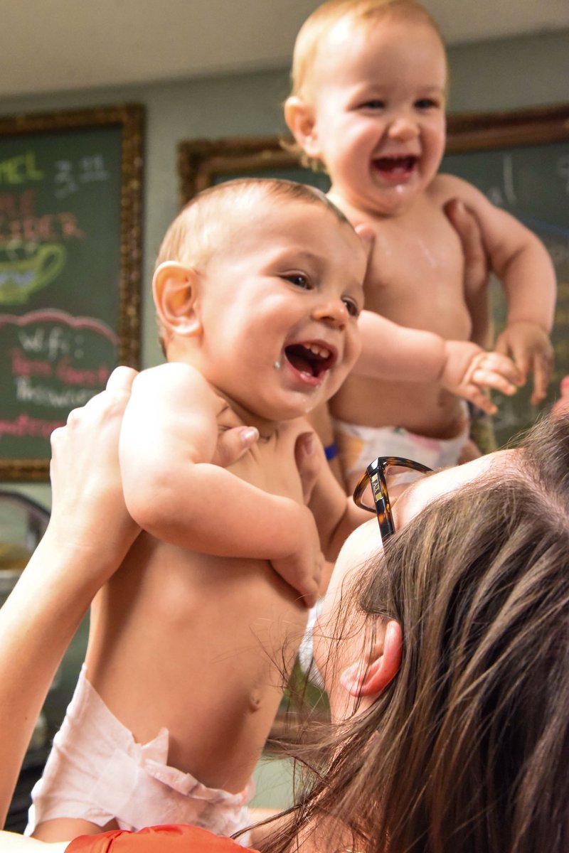 Spartanozzy's tweet photo. The dudes had their big 1st birthday party recently. Look at the adorable was! 😁🥳👨‍👩‍👦‍👦🎉                             Photo Credit: Desert Bee Photography https://t.co/6Slb8x1A2f