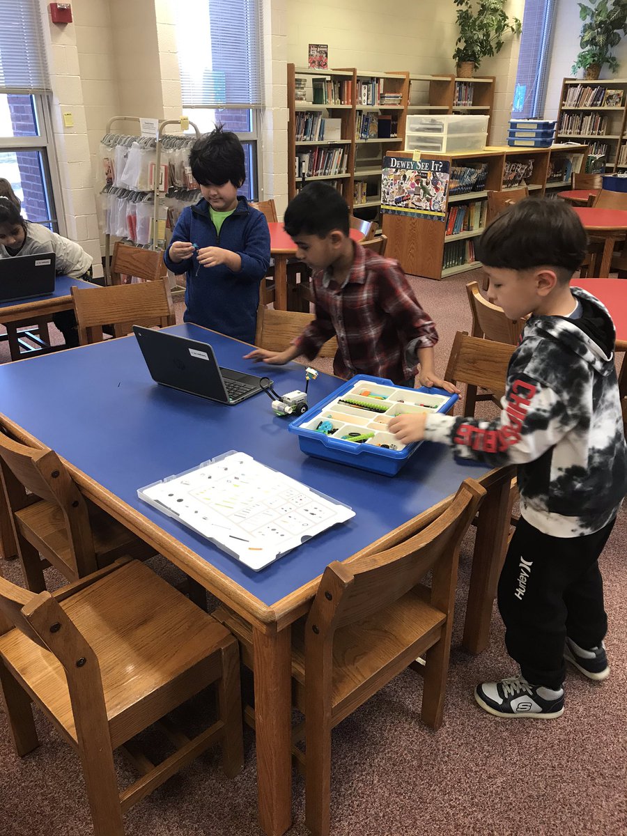 Casale20's tweet photo. Second Grade ESL students at Tarkington participated in hour of code today! @Tarkington_2 @alalibrary @googleforedu #CSFirst #ReadyToCode #hourofcode https://t.co/zZU1Cd9Inl