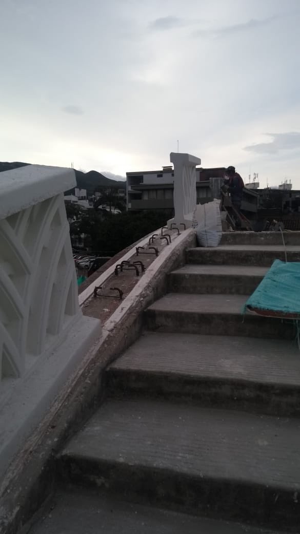 ferneycamacho's tweet photo. Estamos avanzando con el montaje de los módulos del puente curvo en el Parque Lineal Río Cali. Hemos instalado de 13 de 52. A finalizar este mes deben estar todos instalados #ObrasDelProgreso 👷🏽♂️ https://t.co/R5PENpmyic