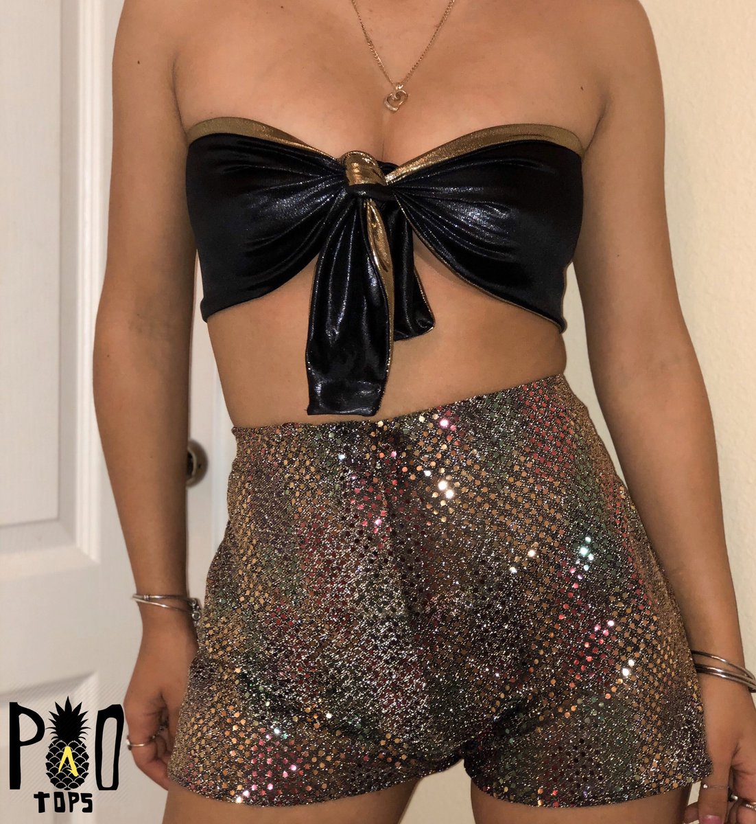 paotops's tweet photo. Bright set ✨
Top reversible NEGRO/ORO🙌🏻
Sígueme en Instagram @paotops
-407-588-6573 sólo ws
#paotops #pineappleTeam #christmasgifts #black #paotopsteam #pineappleGirls https://t.co/wH4Umgj185