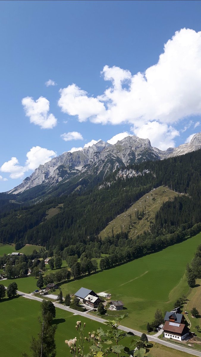 n7_40's tweet photo. جمال قرية #شلادمينج Schladming #النمسا
🏞️ تتميز بالهدوء والطبيعة الخلابة، ستستمتع فيها بركوب التلفريك🚡 وزيارة مدينة الالعاب والزحليقة الصيفية 🎢
@abomshary_1 
@MR0678 
@alazmi1967 
🚘 تبعد ساعة عن #زيلامسي وعن #هالستات

🏘️يوجد فنادق وشقق مميزة
#أبو_إيلا https://t.co/24W3WulVwp