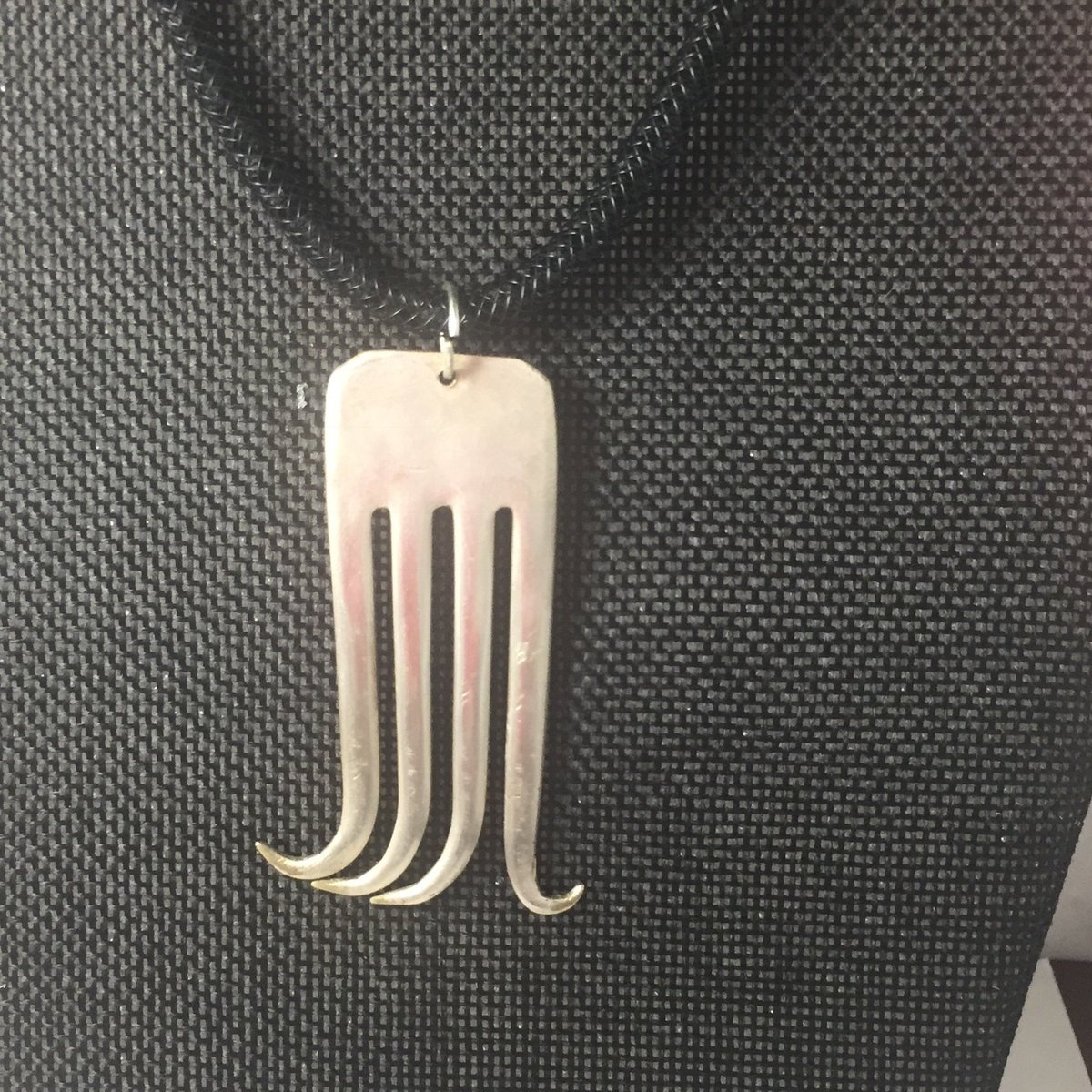 MerTownsend34's tweet photo. Another object we like to reuse are forks! Here is our Octopus/Squid Pendant Necklace. https://t.co/vOxLVex4Bx #jewelry #necklace #silver #animaljewelry #squid #oceanjewelry #aquatics  #forkjewelry #forkpendant https://t.co/BBQw1Gv4UW